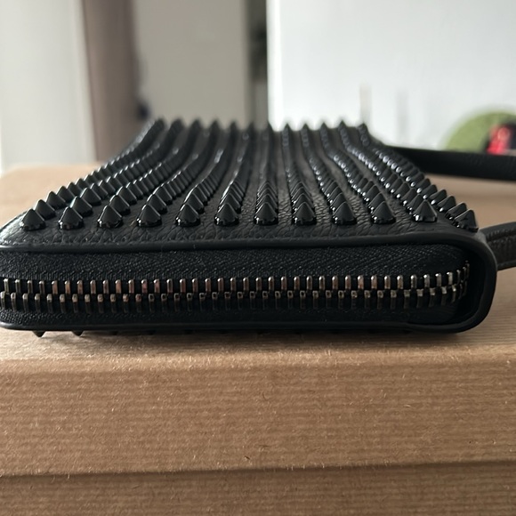 Christian Louboutin Panettone XL ❣️❣️black leather spiked wallet / clutch❣️EUC - Picture 6 of 11